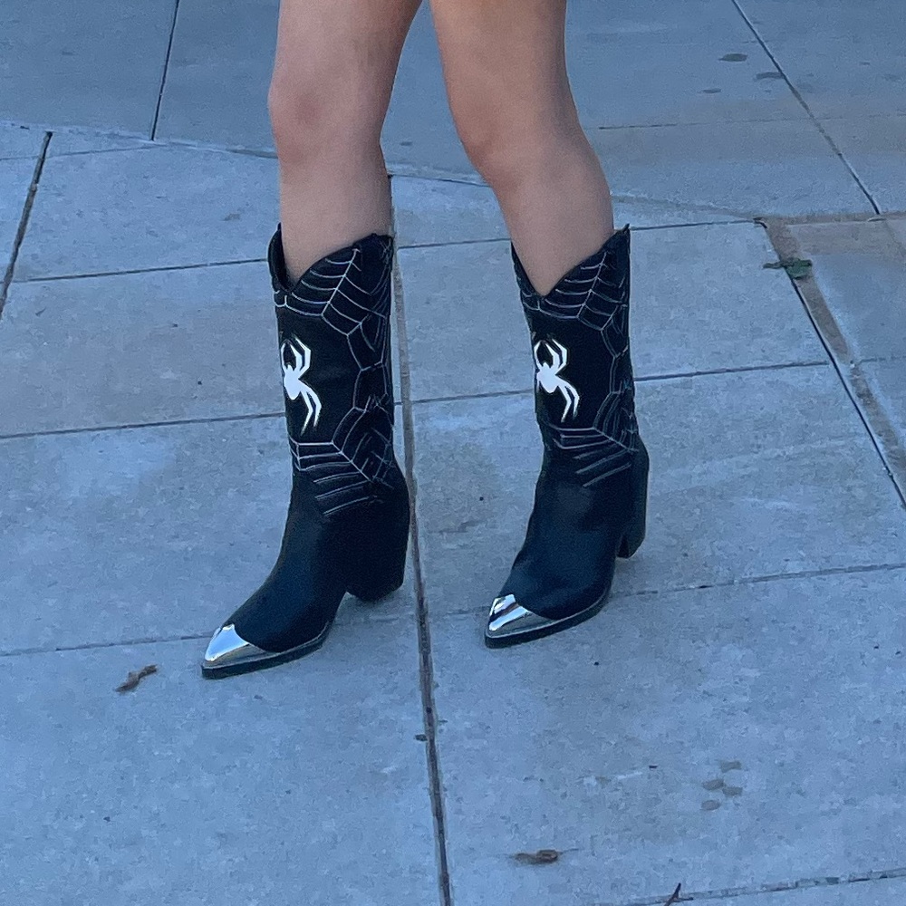 Widow Cobweb Spider Cowboy Boots🕷